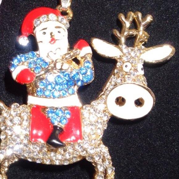 Cute Santa Rides Reindeer BETSEY JOHNSON NECKLACE - Picture 1 of 2
